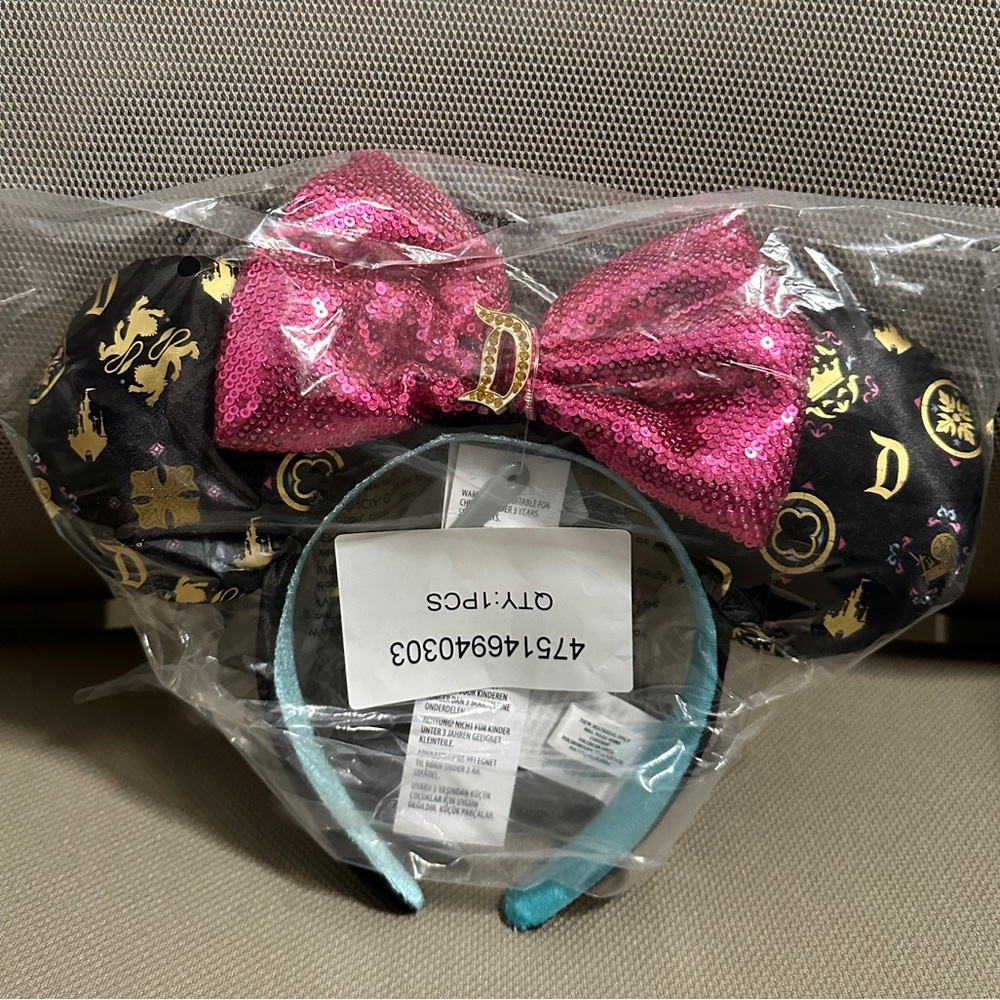 Disneyland’s Resort Castle 2022 Gold Sleeping Beauty Ears Sequin Headband -New